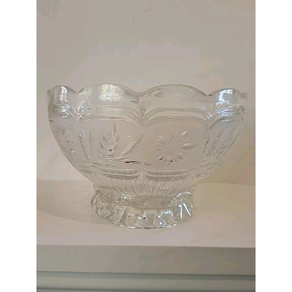 Vintage Etched Floral Scalloped Rim Heavy Crystal Glass Bowl with Pedestal 8in W - Picture 2 of 10